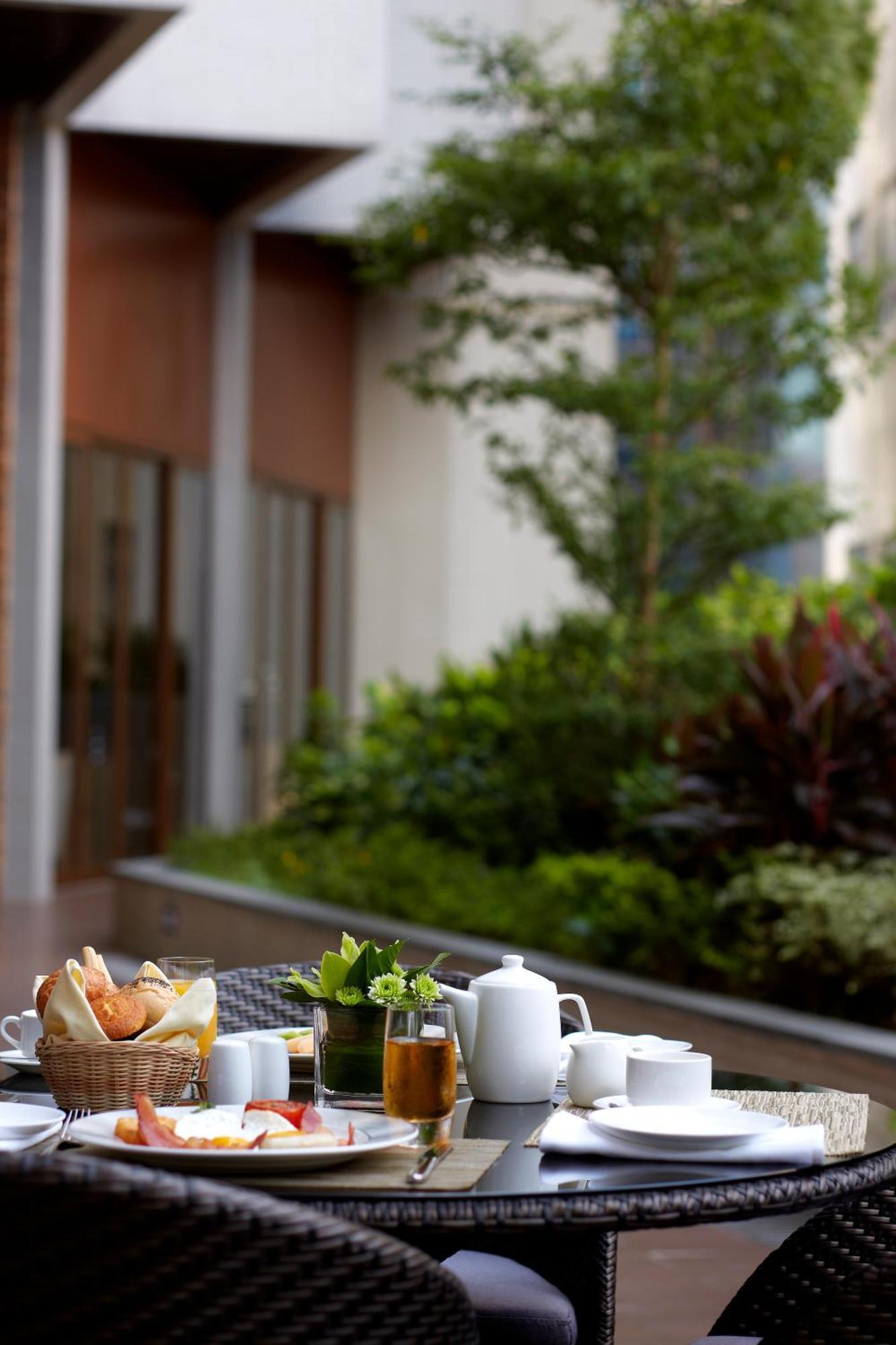Dorsett Kwun Tong, Hong Kong Hotel Buitenkant foto